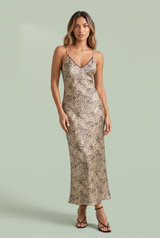Vestido camiseiro leopardo costas abertas