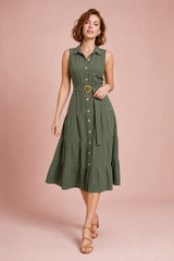 Vestido verde militar com colarinho e cinto