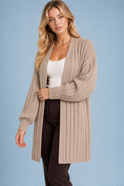 Gilet long beige manches bouffantes | Vue rapprochée | Lounelle Paris