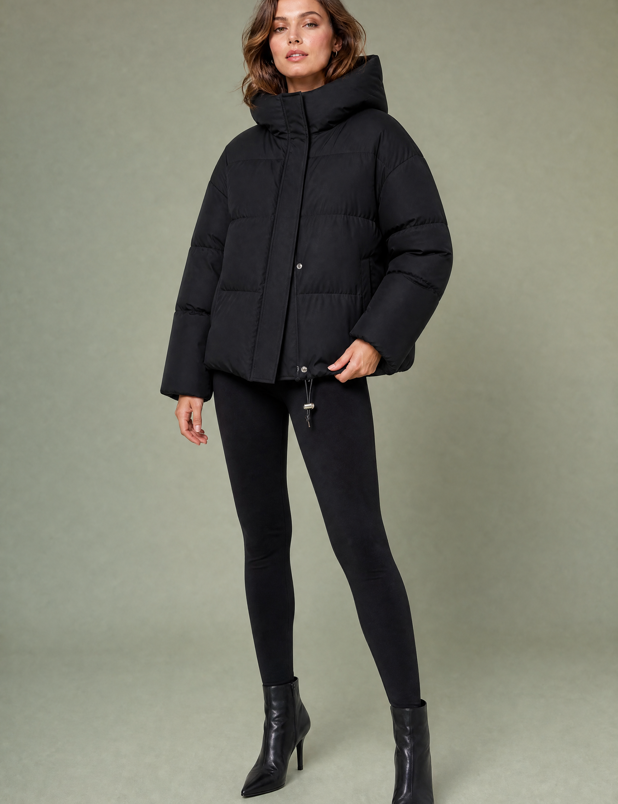 Doudoune courte à capuche oversize | Variante Noir | Lounelle Paris