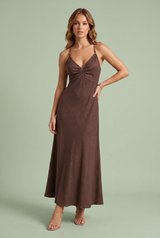 Vestido longo castanho com alças cruzadas