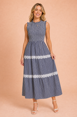 Vestido longo listrado franzido