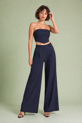 Conjunto de riscas com top e calças largas