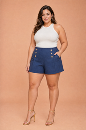 Short bleu océan évasé boutons dorés | Porté sur une silhouette plus ronde | Lounelle Paris