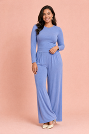 Ensemble bleu col rond taille marquée | Porté sur une autre silhouette | Lounelle Paris