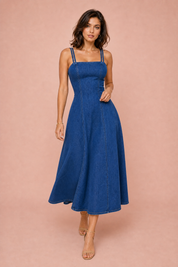 Robe bleue fines bretelles évasée | Vue en mouvement | Lounelle Paris