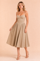 Vestido midi de alças finas decote reto