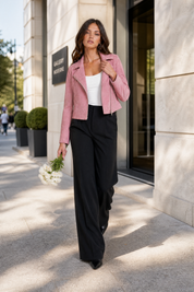 Veste courte suédine zip asymétrique | Variante Rose - Lifestyle | Lounelle Paris