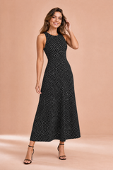 Vestido longo de costas nuas com bolinhas
