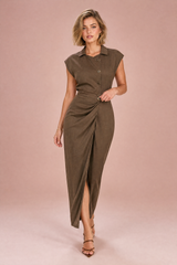 Vestido longo castanho com gola de camisa