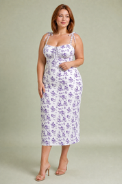 Robe fleurie ajustée dos ouvert | Porté sur une silhouette plus ronde | Lounelle Paris