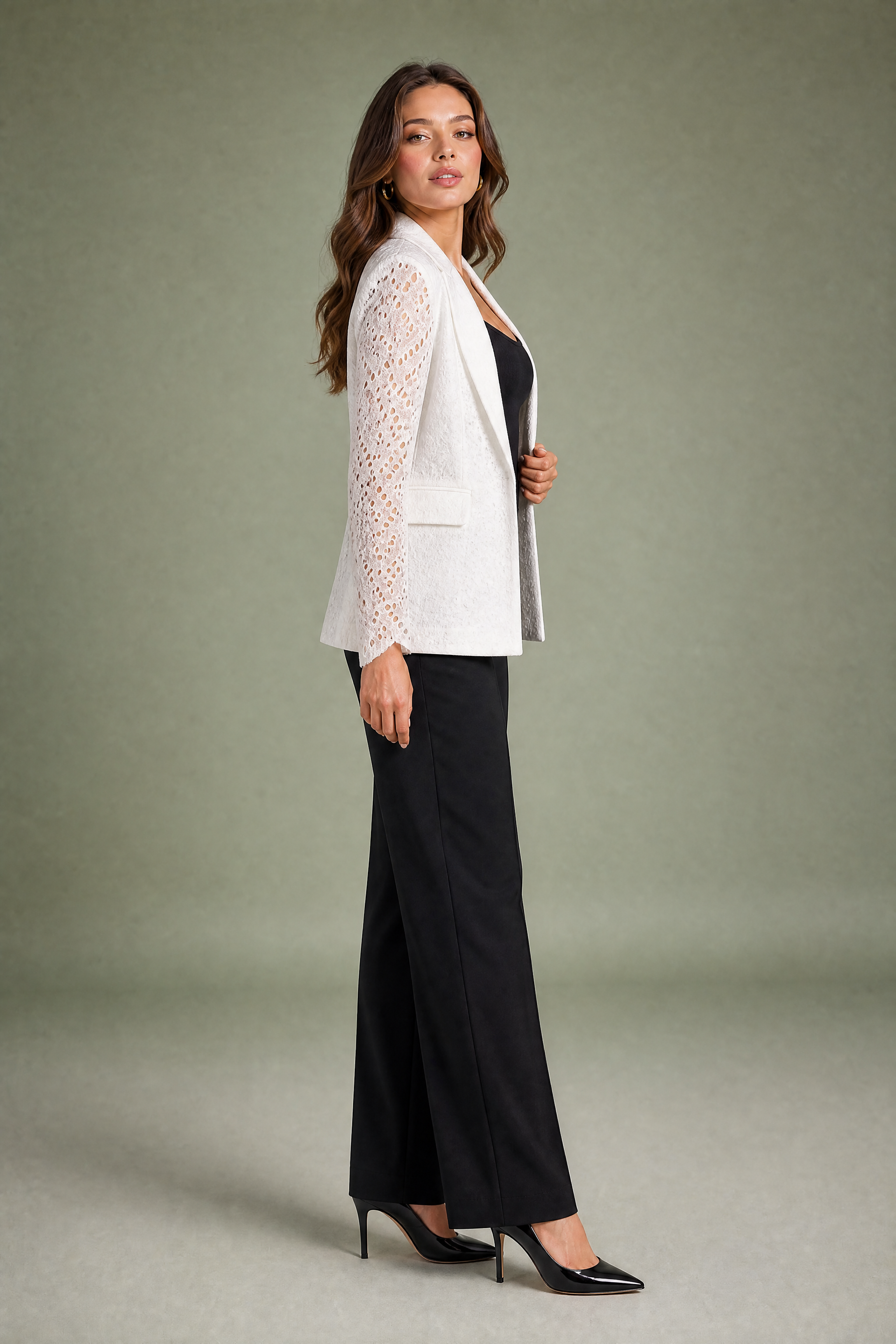 Blazer blanc ajouré mi-long | Vue de profil | Lounelle Paris
