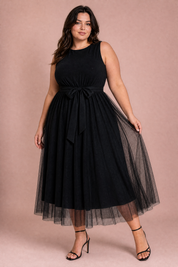Robe longue noire tulle taille nouée | Porté sur une silhouette plus ronde | Lounelle Paris