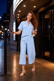 Ensemble deux pièces ample col V | Variante Bleu - Lifestyle | Lounelle Paris