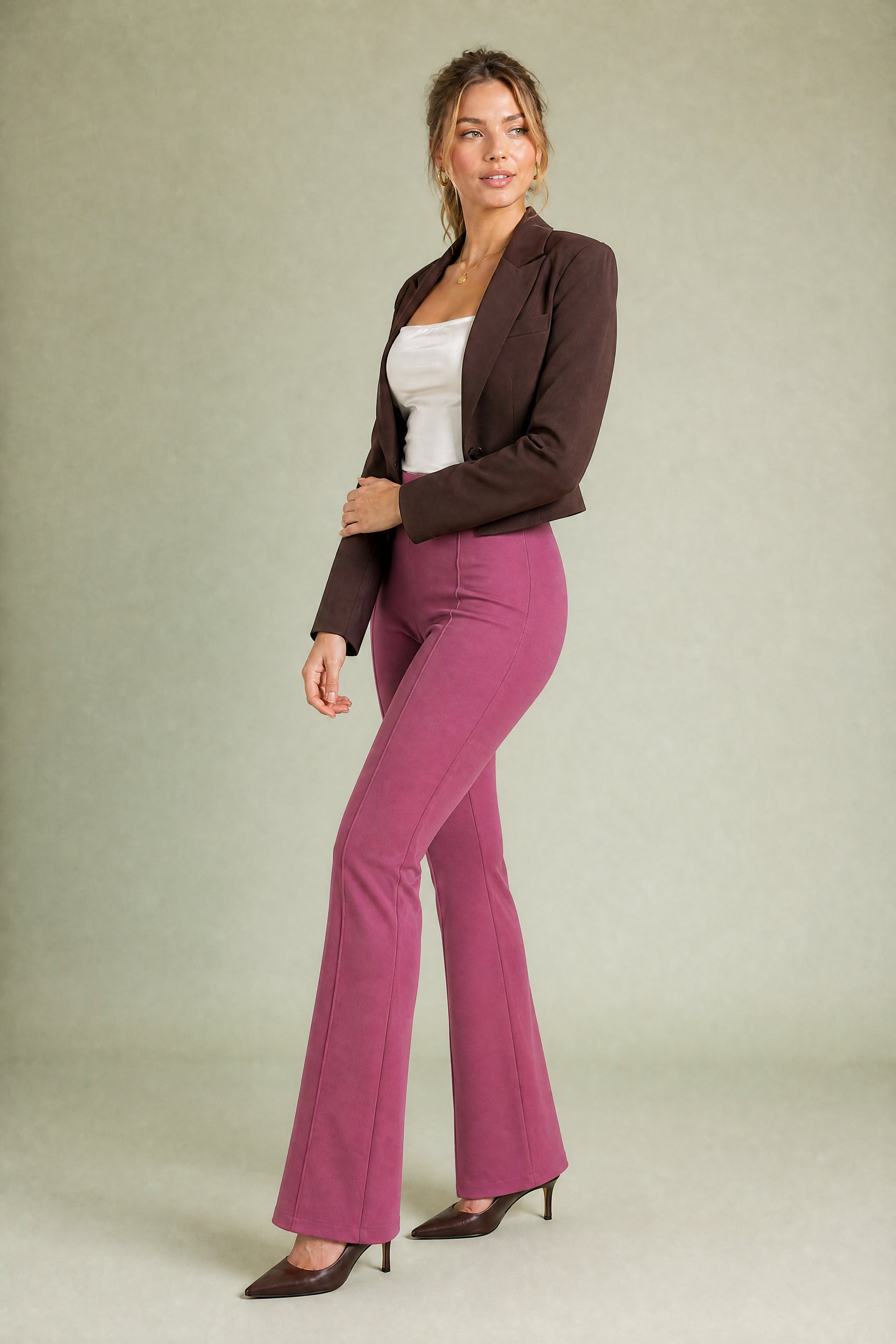 Pantalon taille haute micro-évasé | Vue de profil | Lounelle Paris