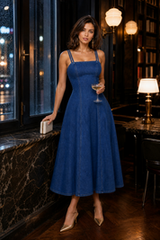 Robe bleue fines bretelles évasée | Deuxième photo lifestyle | Lounelle Paris