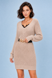 Robe pull beige col V dentelle | Vue rapprochée | Lounelle Paris