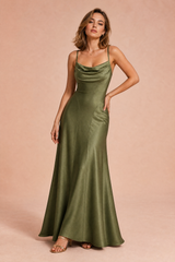 Vestido longo verde militar costas atadas