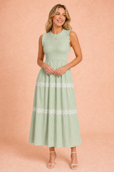 Vestido longo listrado franzido