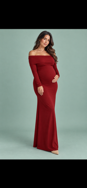 Vestido maxi de grávida bordô em malha franzida com decote Bardot
