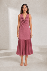 Robe rose drapée sans manches