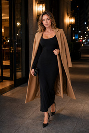 Robe longue bordeaux moulante col carré | Variante Noir - Lifestyle | Lounelle Paris
