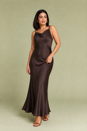 Robe longue marron col drapé | Porté sur une autre silhouette | Lounelle Paris