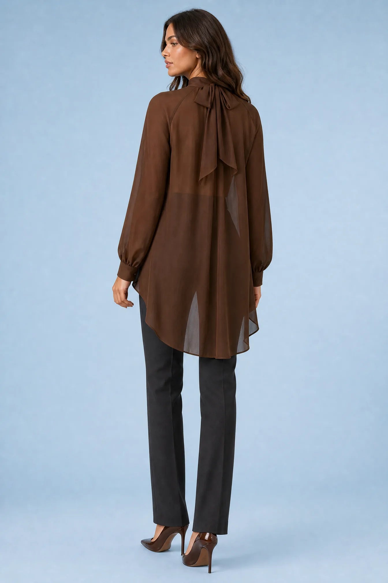 Blouse marron col montant asymétrique | Vue de dos | Lounelle Paris