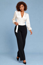 Blouse satinée cache-cœur | Vue en mouvement | Lounelle Paris