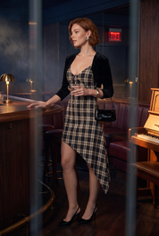 Robe noire à carreaux asymétrique | Deuxième photo lifestyle | Lounelle Paris