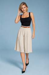 Shorts beige de cintura alta com cinto
