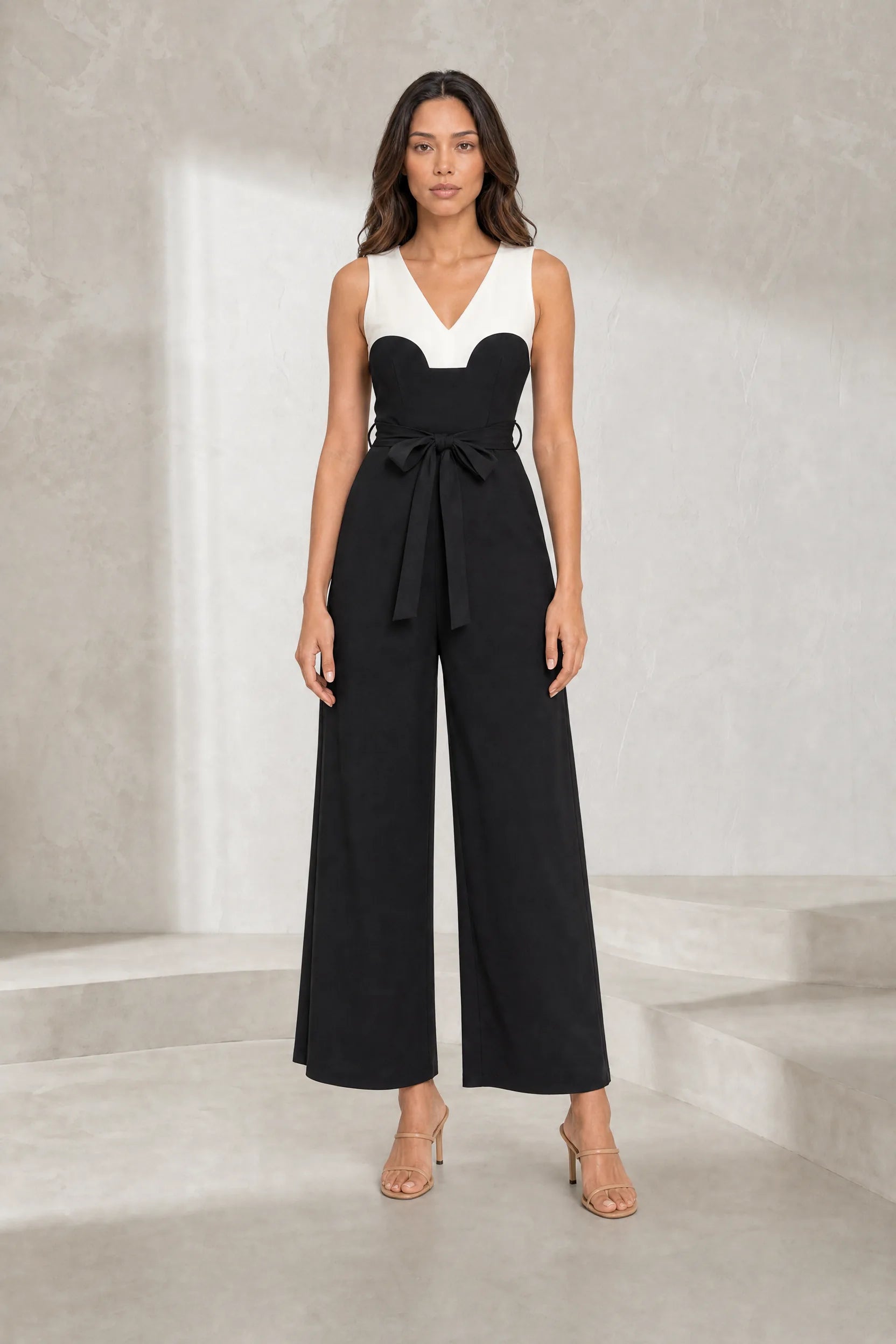 Combinaison noire et blanche col V | Lounelle Paris