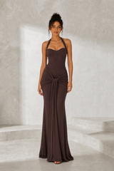 Vestido comprido halter costas nuas com atilhos