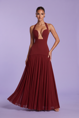 Vestido comprido com decote halter e costas descobertas