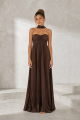 Vestido comprido plissado com costas descobertas