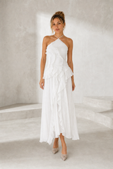 Vestido comprido com decote halter e folhos