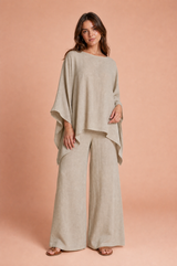 Conjunto folgado com decote canoa