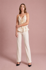 Top à bretelles à volants et fleur | Variante Beige | Lounelle Paris