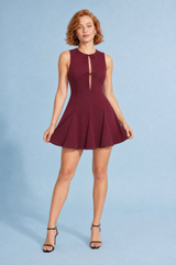 Vestido sem mangas com laço