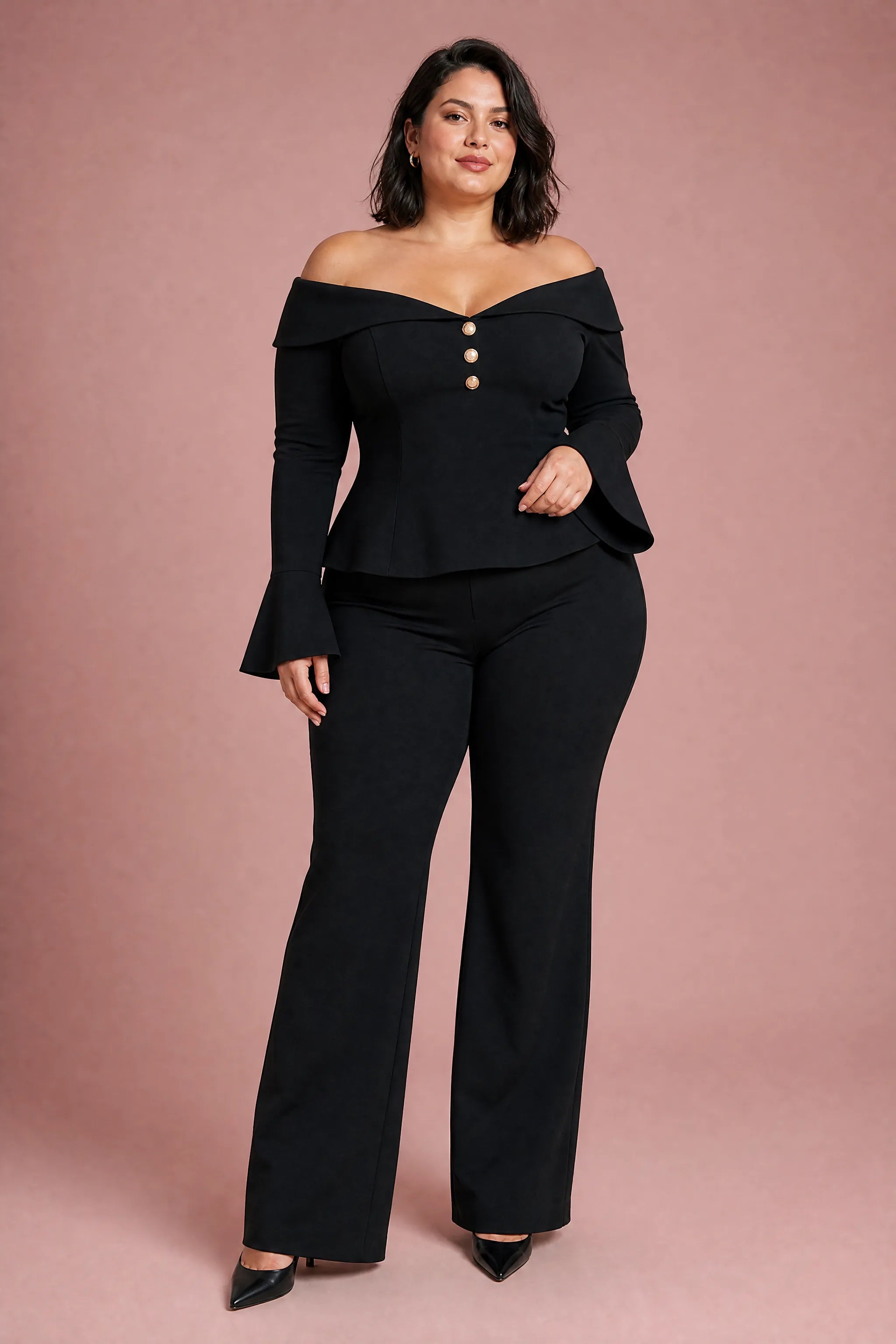 Ensemble pantalon noir à épaules dénudées | Porté sur une silhouette plus ronde | Lounelle Paris