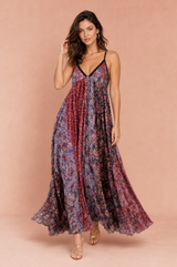 Vestido longo com alças finas estampado