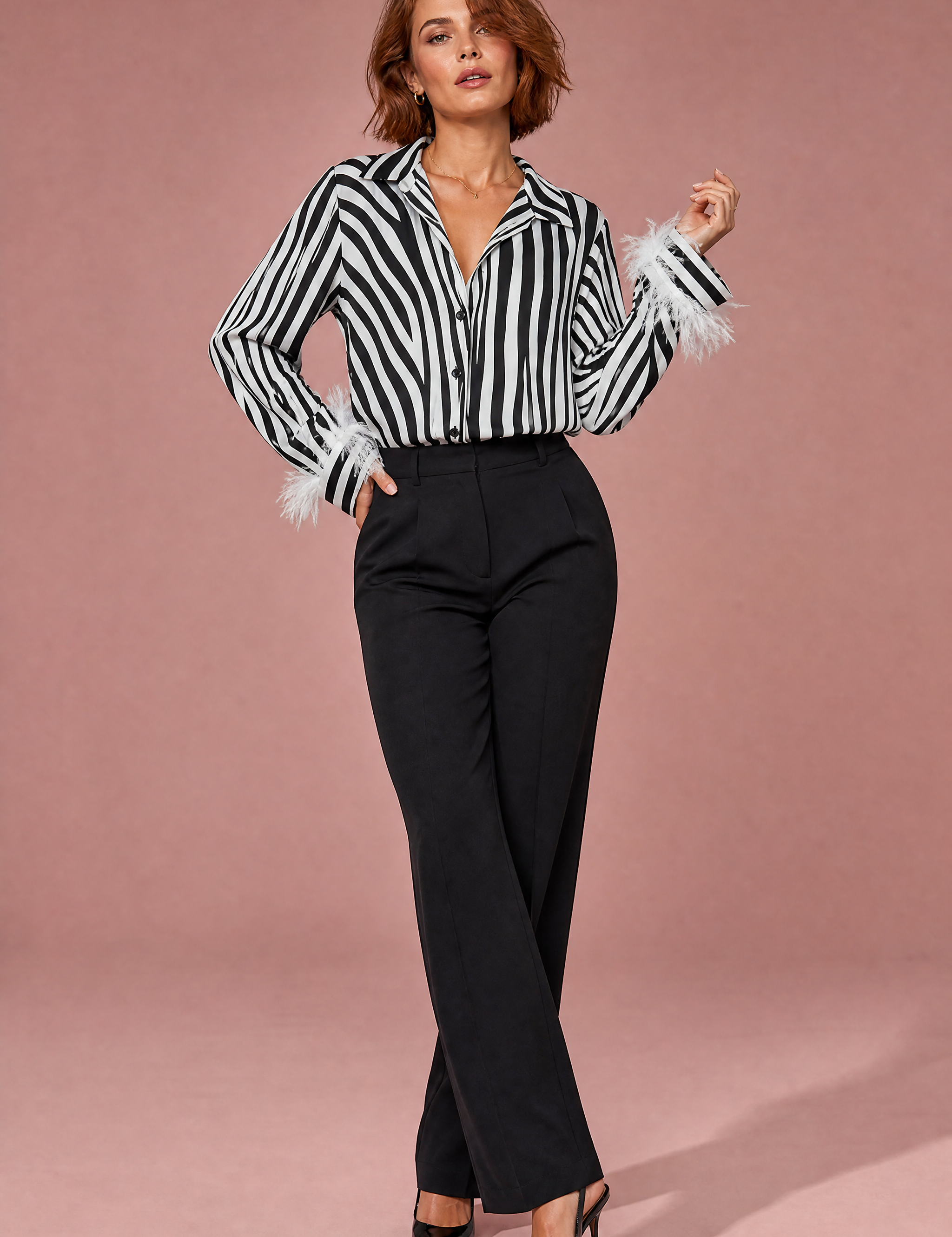 Chemise noire imprimé zébré à plumes | Vue de face | Lounelle Paris