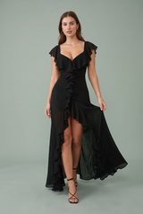 Vestido longo com fenda e volantes