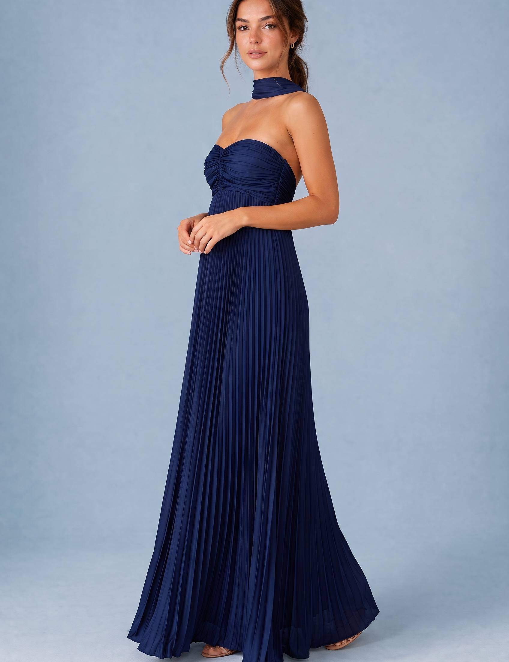 Robe longue plissée dos nu | Variante Bleu marine | Lounelle Paris