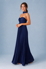 Vestido comprido plissado com costas descobertas