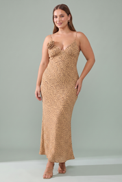 Robe longue beige à pois | Porté sur une silhouette plus ronde | Lounelle Paris