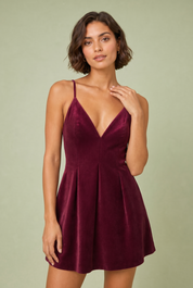 Robe bordeaux à fines bretelles | Vue rapprochée | Lounelle Paris