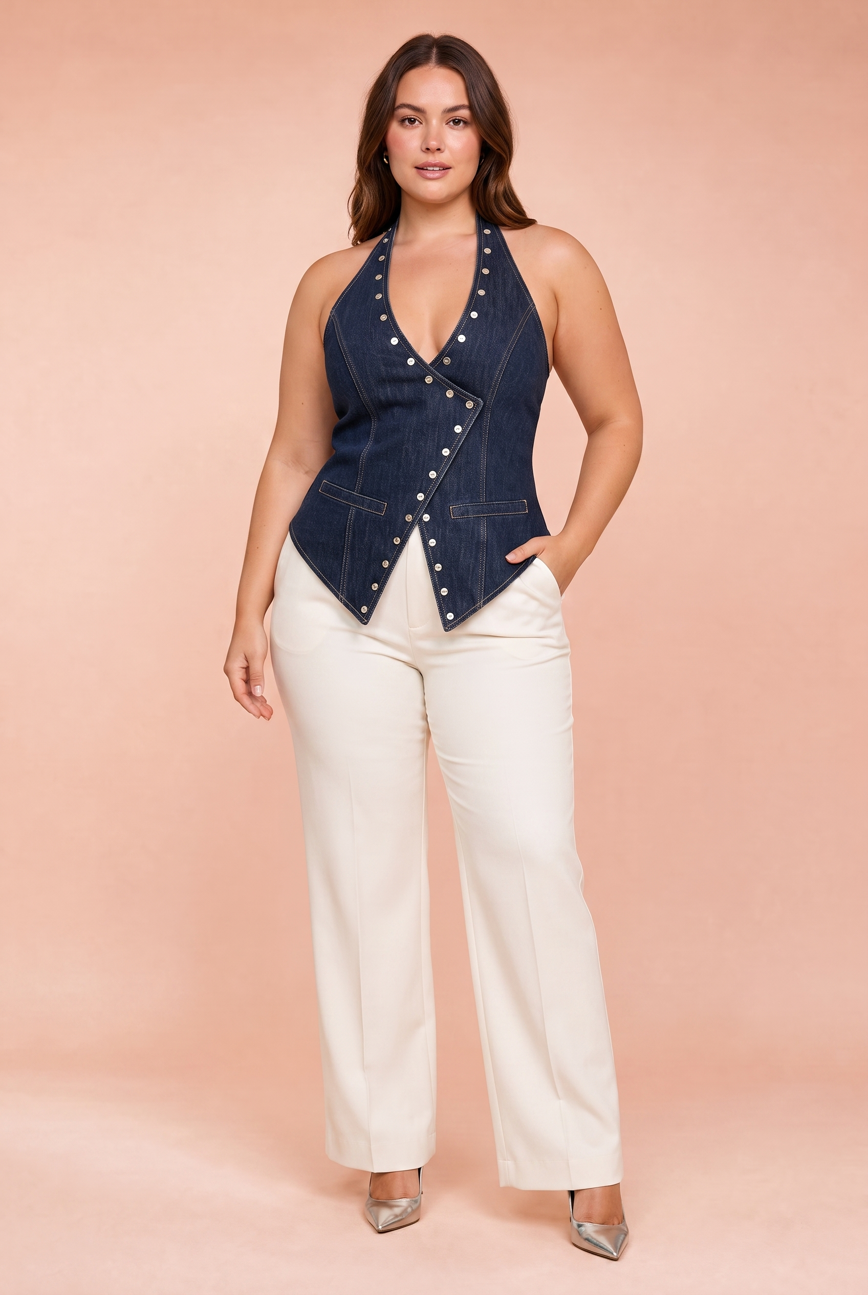 Top denim col halter dos nu | Porté sur une silhouette plus ronde | Lounelle Paris