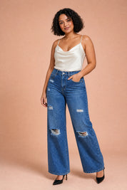 Jean bleu déchiré coupe ample | Porté sur une autre silhouette | Lounelle Paris