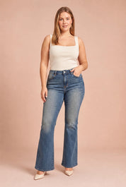 Jean flare bleu foncé taille mi-haute | Porté sur une autre silhouette | Lounelle Paris